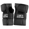 187 DERBY PAD SET (elbow, Knee And Wrist) -Sports Roller Shop 187 derby pad set x28 elbow knee and wrist x29 elbow size xsmall knee size x large wrist size large 2 19213 p